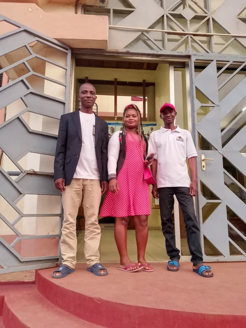 Paratext 3 à Cabtal Yaoundé