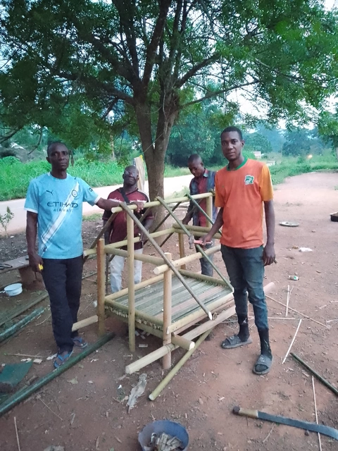 Fabrication de la tente abritant les évangiles