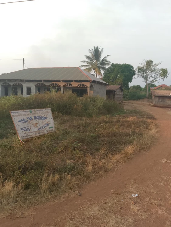 Entrée CES de Bouam